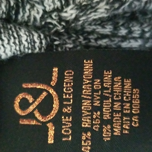 Black and grey cardigan, 2X - Picture 3 of 3